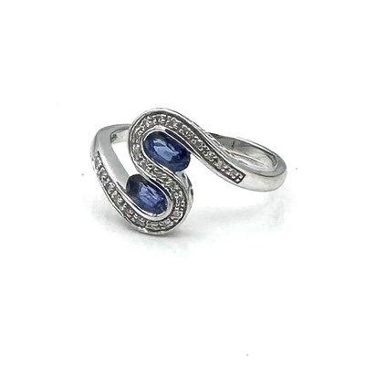 Lot 18 - 18K White Gold 'Toi et Moi' Sapphire and Diamond Ring