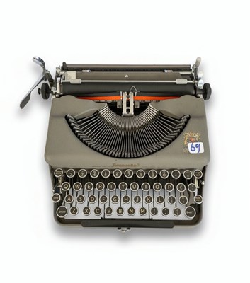 Lot 129 - A Vintage Remington Typewriter