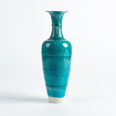 Lot 128 - A fine and rare turquoize-glaze ribbed vase