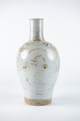 Lot 110 - A Cizhou baluster vase