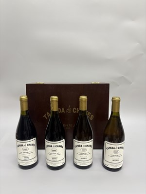 Lot 327 - Tapada de Chaves Wine Collection – Alentejo D.O.C. (1998 & 2000, Red and White) with Wooden Case