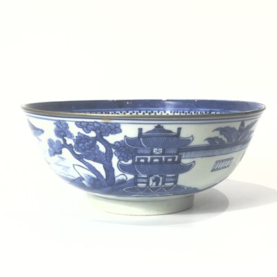 Lot 81 - A Vietnamese Market Blue and White Bow