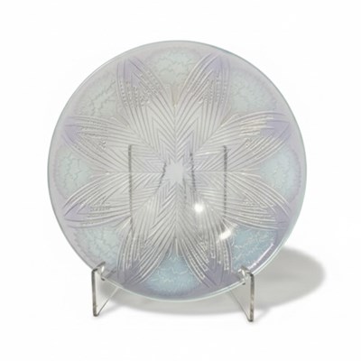 Lot 2 - R. Lalique: 'Oeillets' Shallow Bowl