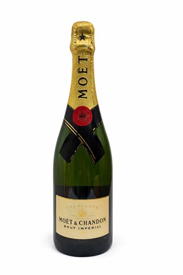 Lot 142 - Moët & Chandon Brut Impérial – Champagne (with Paper Gift Box)